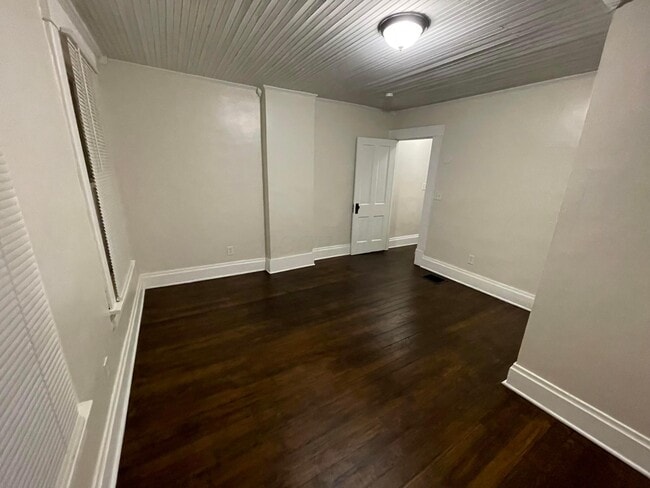 Building Photo - 287 E Woodrow Ave