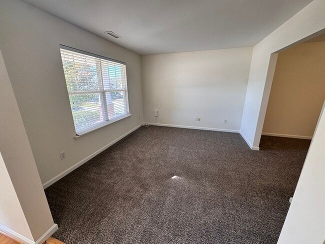 Building Photo - Classic 4-Bedroom Home in McKinley Mill