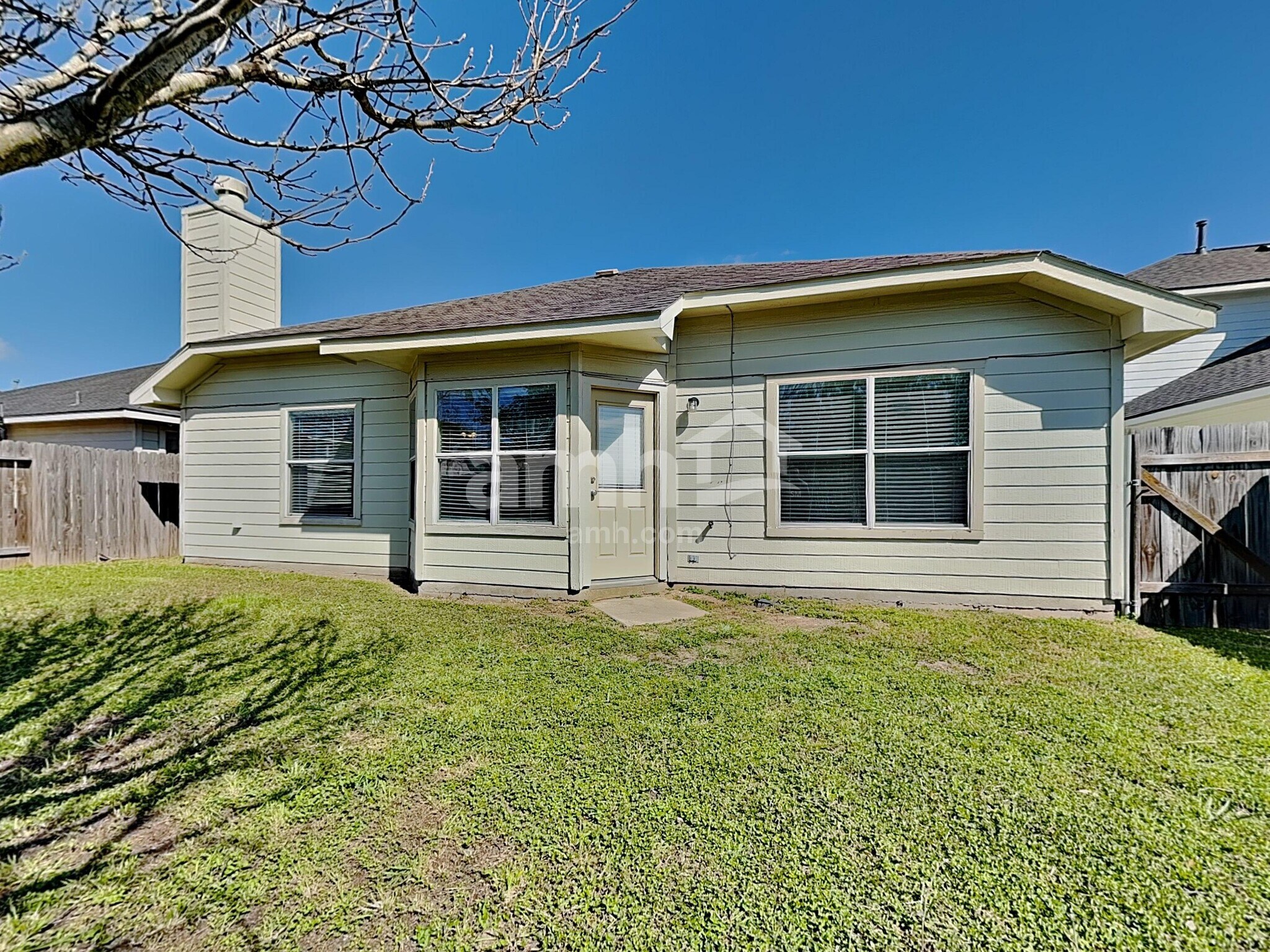 Building Photo - 19339 Otter Trail Ct