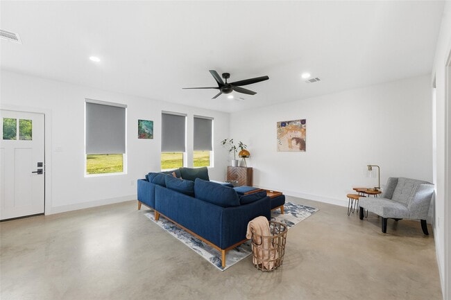 Building Photo - 12204 Hairston Cir