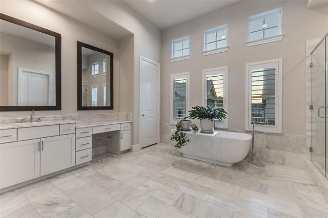 Building Photo - 1725 G Ave