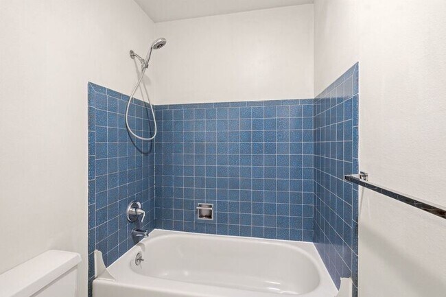 Building Photo - 3102 E 27th Ave