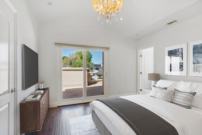 Bed Room - 4144 Nagle Ave
