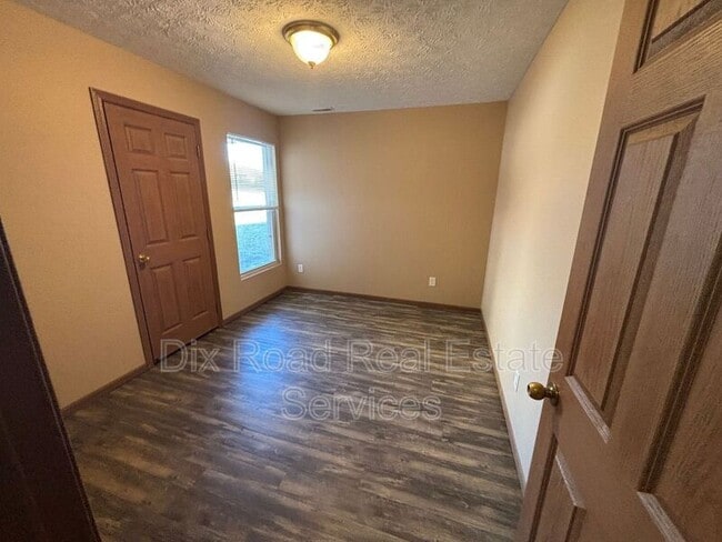 Building Photo - 3821 Cavanaugh Rd