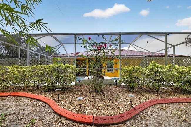 Building Photo - 3077 SE Galt Cir