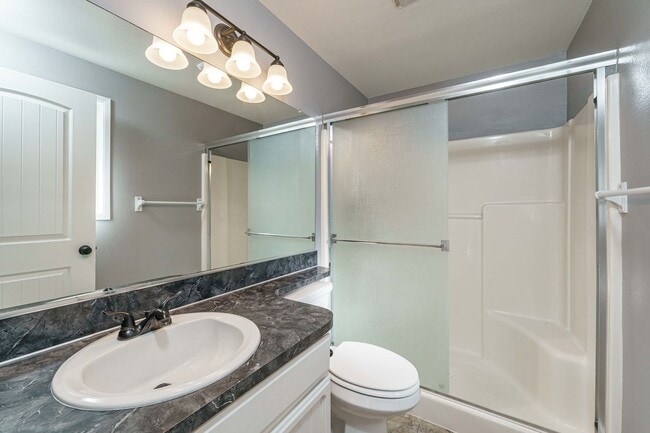 Building Photo - 4 Bedroom 2.5 Bathroom With Large Fenced B...