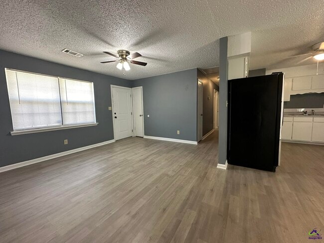 Building Photo - 503 Coventry Ct