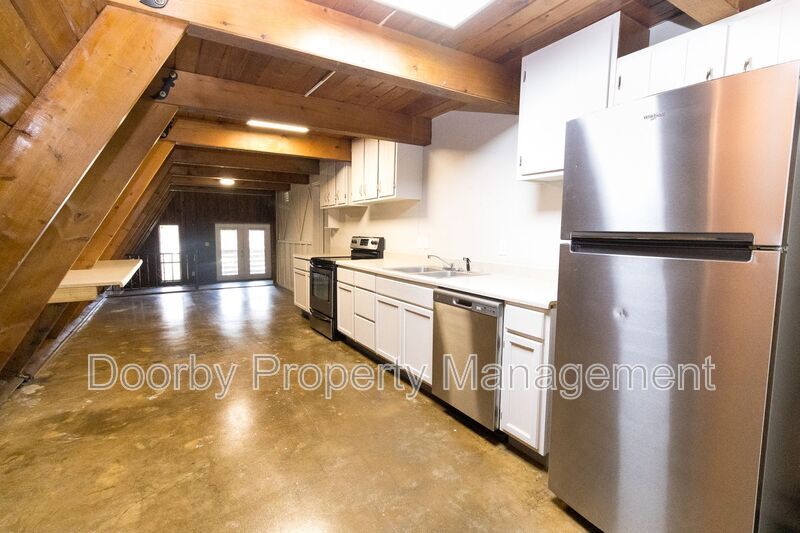 Building Photo - 3109 Ellis Ave