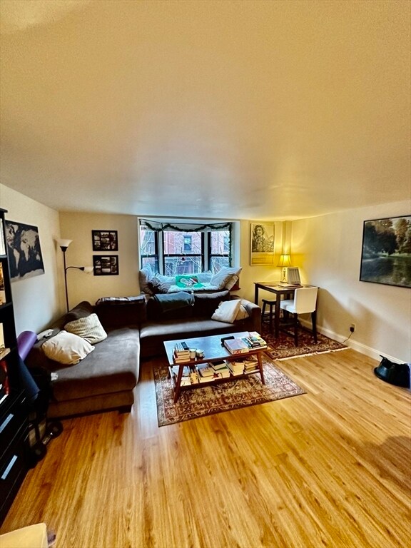 Building Photo - 117 W Concord St