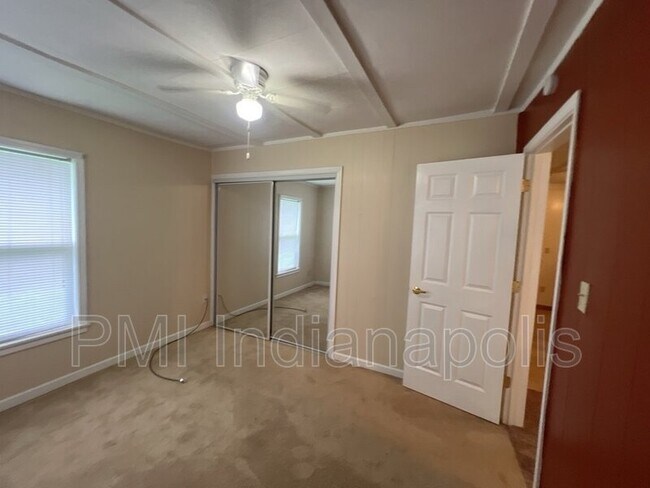 Building Photo - 629 N Willow St