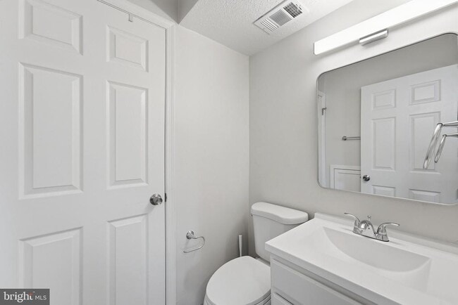 Building Photo - 2401 W Rosecroft Village Cir