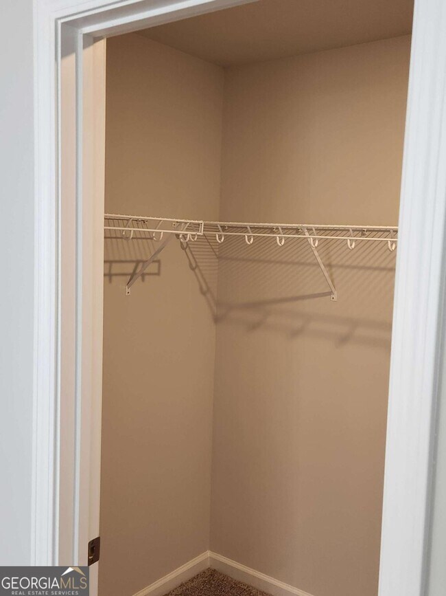 Building Photo - 3370 Westgate Park Dr