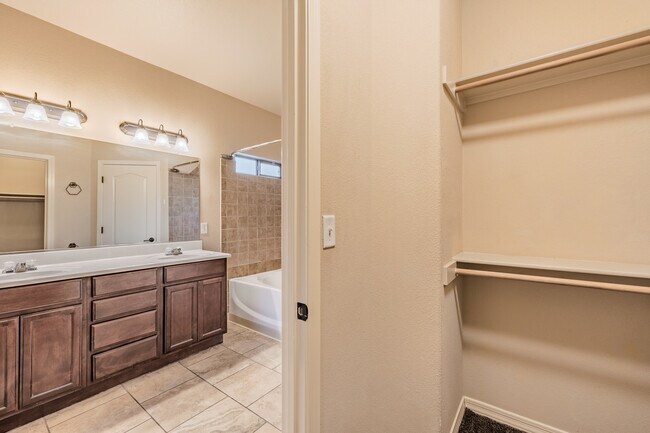 Building Photo - 14381 Alma Point Dr