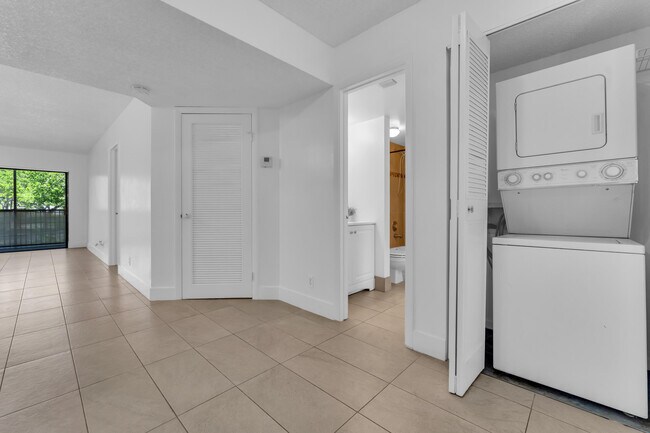 Building Photo - 1224 S Military Trail