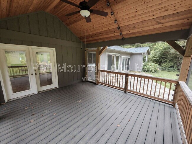 Building Photo - 53 Jump Cove Rd