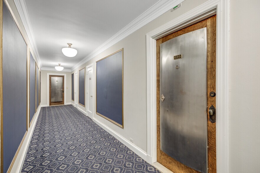 Primary Photo - 15 E Kirby St