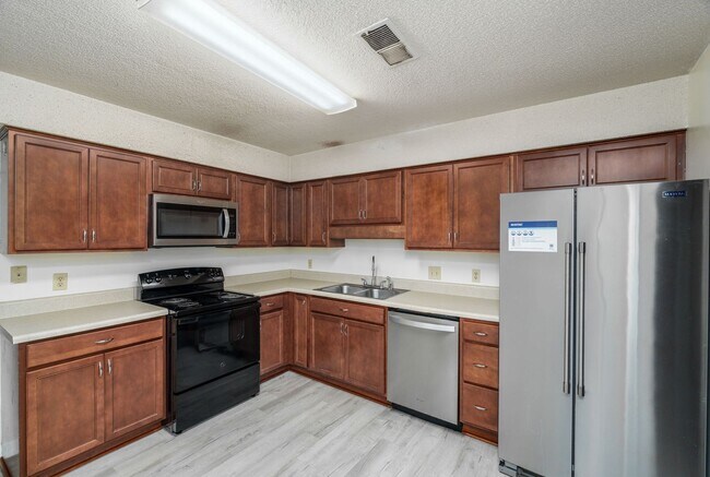 Building Photo - 118 Roberta Dr