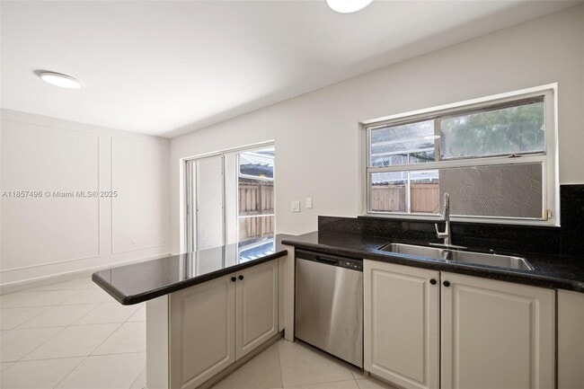 Building Photo - 1382 NW 123rd Ave