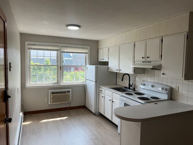 Building Photo - 50 Danbury Dr