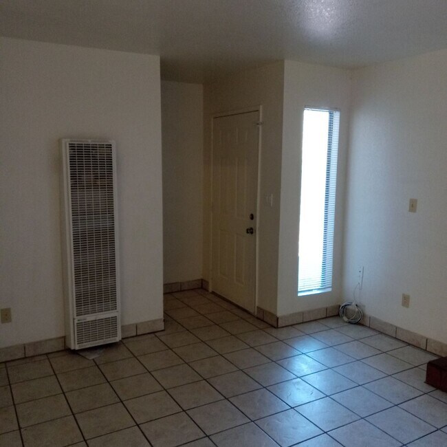 Building Photo - 21640 Brook Dr