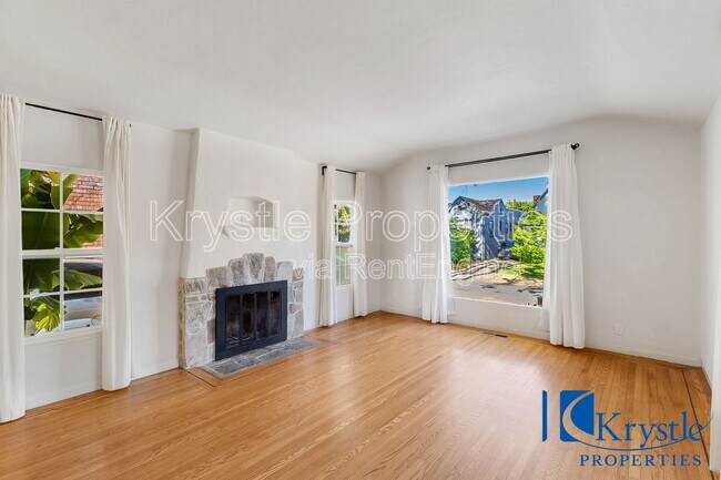 Building Photo - 1616 Fern Pl