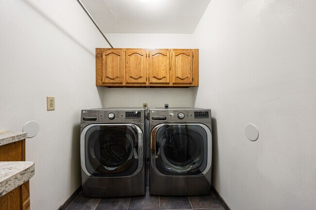 Building Photo - 18311 Oak Hampton Dr