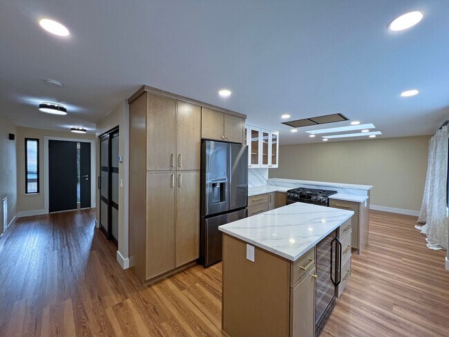 Building Photo - Gorgeous 3 Bedroom 2 Bath Home in Desirable Fairwood, Renton