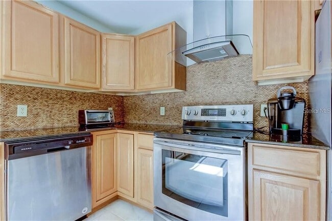 Building Photo - 9030 Bullrush Ct