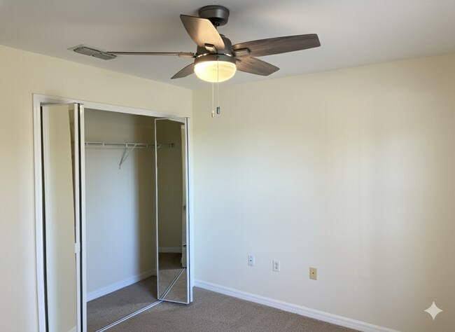 Building Photo - 2607 Emerald Lake Ct