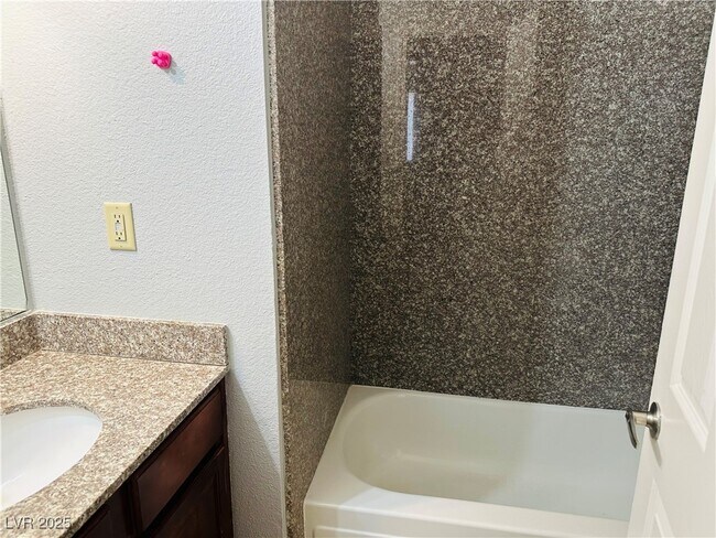 Building Photo - 5080 Indian River Dr