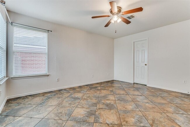 Building Photo - 13620 Lyndon B Johnson St