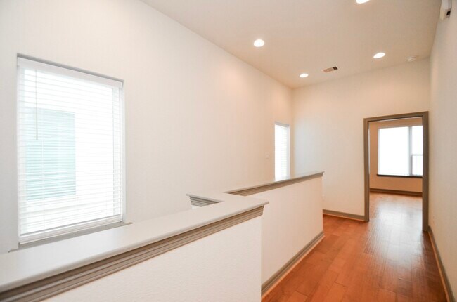 Building Photo - 5943 Kansas St