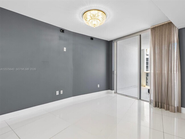 Building Photo - 18201 Collins Ave