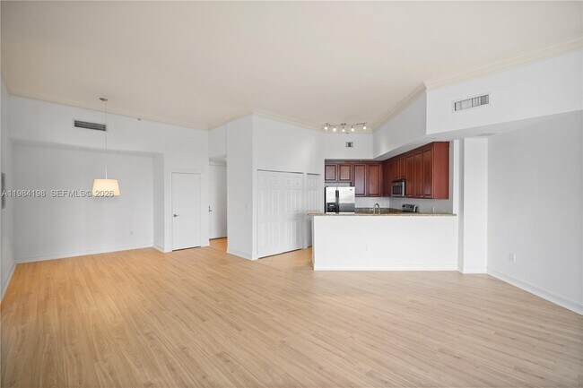 Building Photo - 3001 NE 185th St