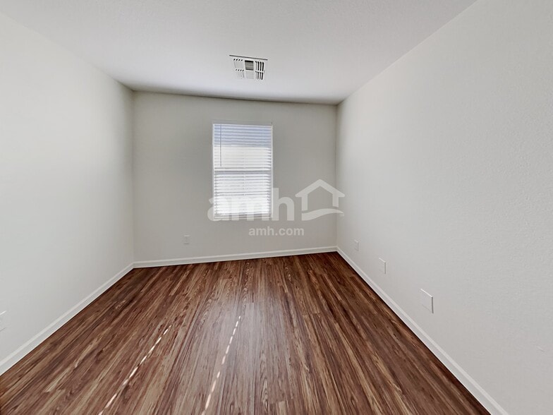 Building Photo - 4592 E Longhorn St