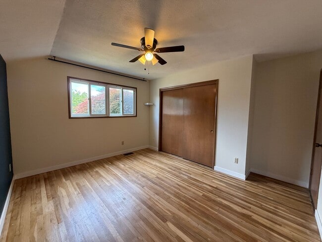 Building Photo - Bright & Beautiful 3-Bedroom Beaverton Home with A/C, Washer & Dryer, and Tons of Storage!