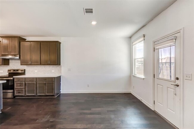 Building Photo - 204 Caisson Trl