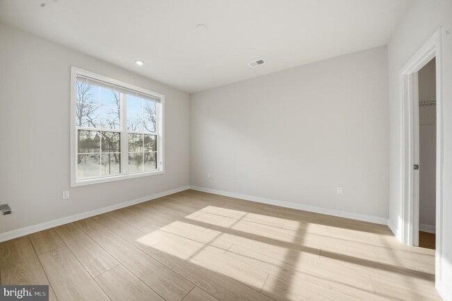 Building Photo - 7488 Backett Wood Ter