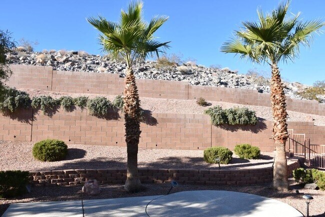 Building Photo - 2057 King Mesa Dr