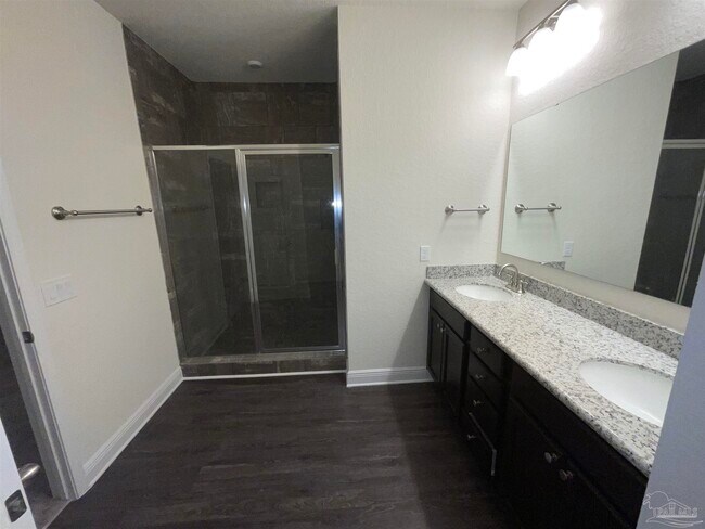 Building Photo - 5065 Peach Dr