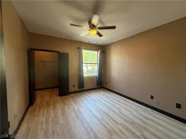 Building Photo - 8000 W Badura Ave