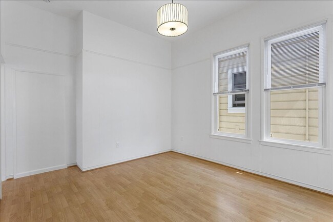 Primary Photo - 1443 Stanton St