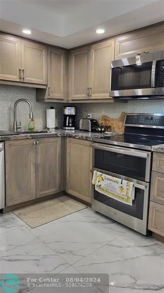 Building Photo - 1360 S Ocean Blvd