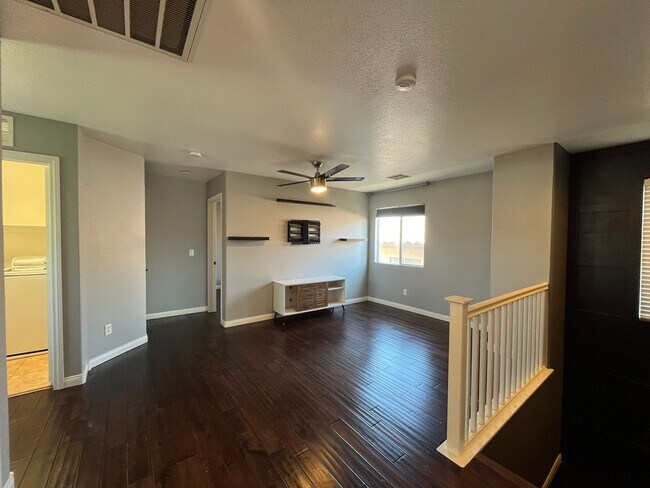 Building Photo - Stylish 3-Bedroom Home with Loft in Gated Community