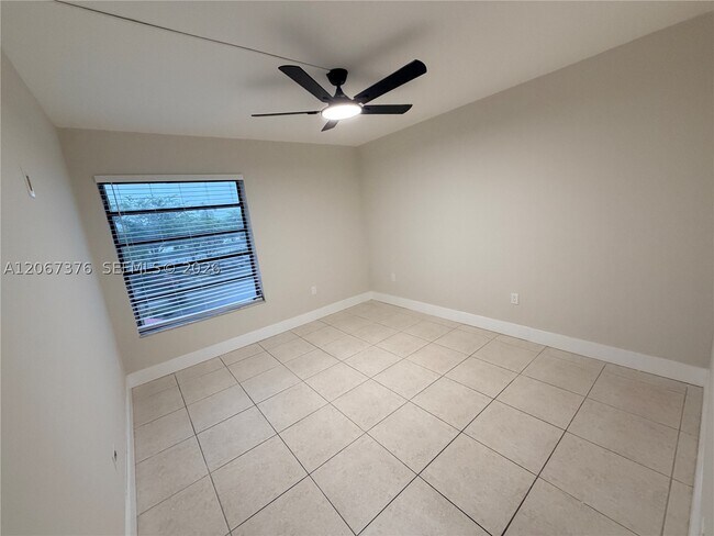 Building Photo - 5900 SW 127th Ave