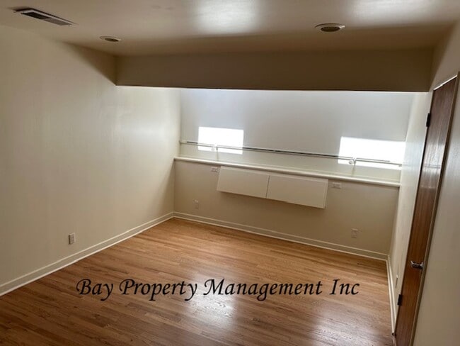 Building Photo - Charming 3 bedroom 2 bath home in South Sa...