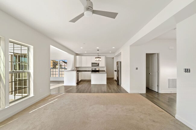 Building Photo - 30 Jeanette Ct