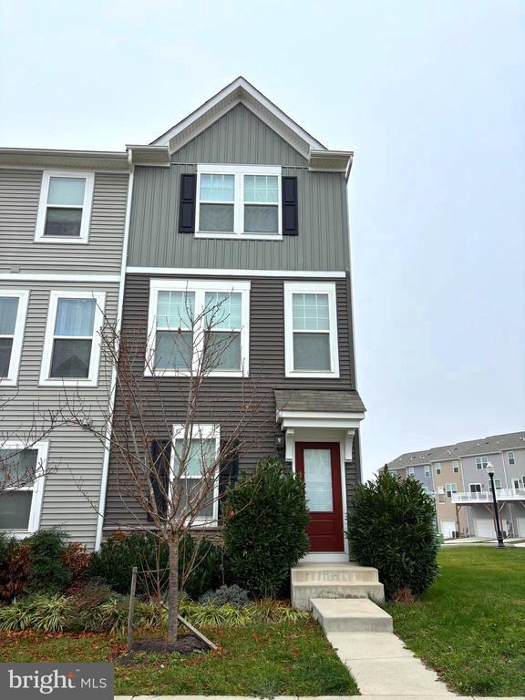 Building Photo - 24 Anthem St