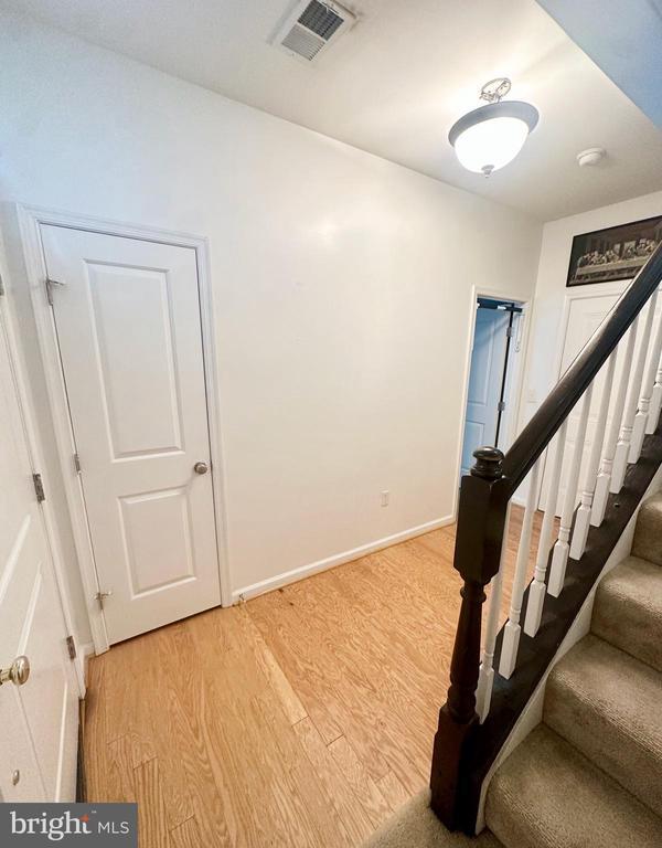 Building Photo - 19 Steeplechase Dr