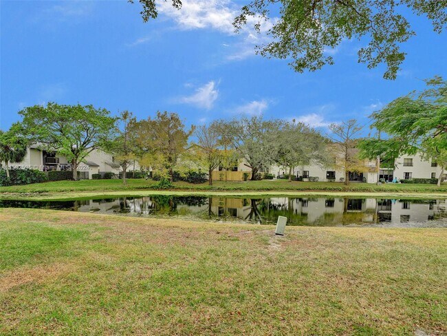 Building Photo - 3689 Cocoplum Cir